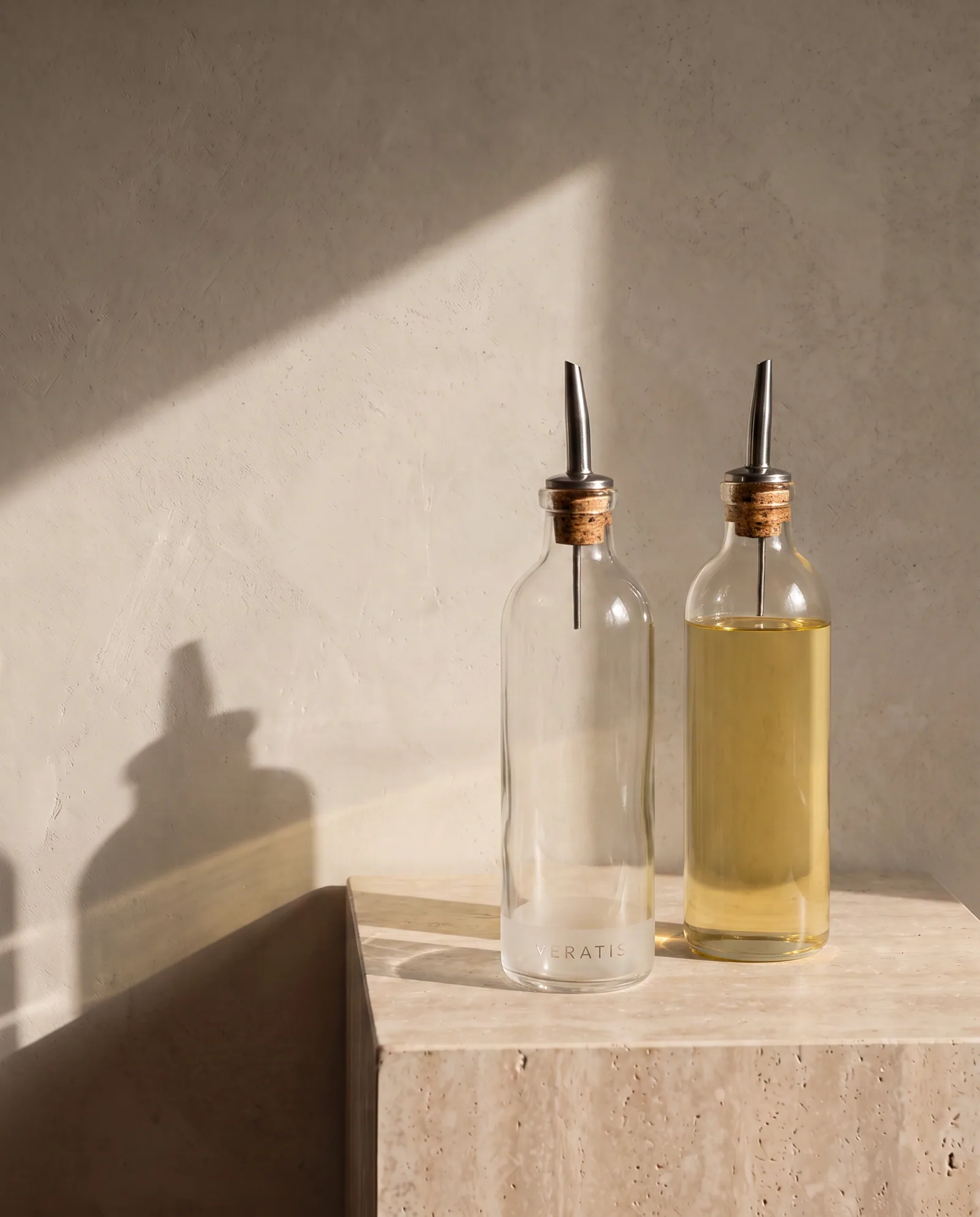 Oil & Vinegar Pair — Two 250 ml bottles with pouring spouts